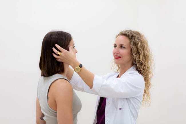 Consulta oftalmólogo tumor en párpado - Dra. Salomé Abenza