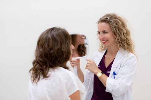 Pedir cita con oftalmóloga Doctora Salomé Abenza